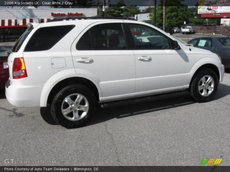 Clear White / Gray 2006 Kia Sorento LX