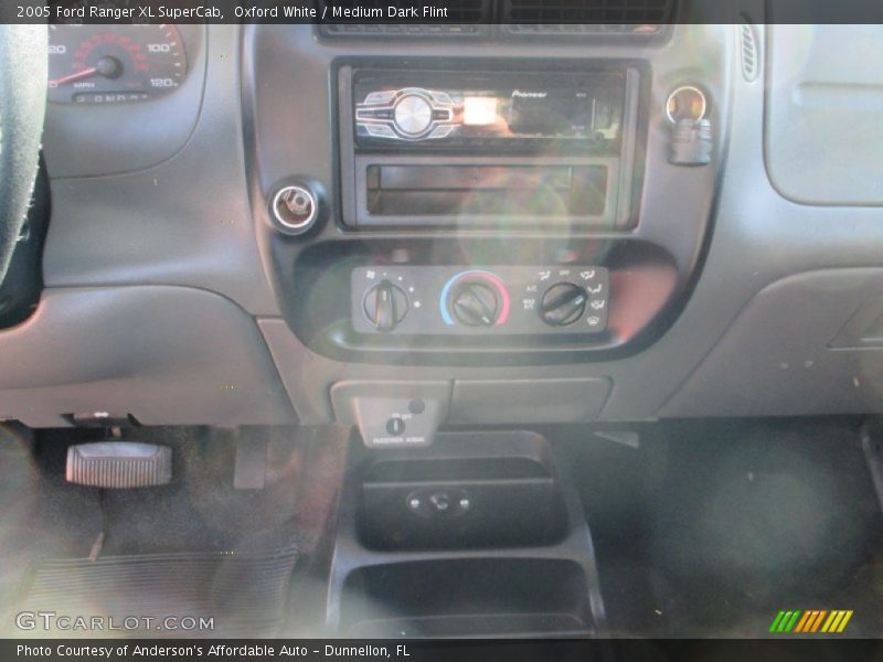 Oxford White / Medium Dark Flint 2005 Ford Ranger XL SuperCab