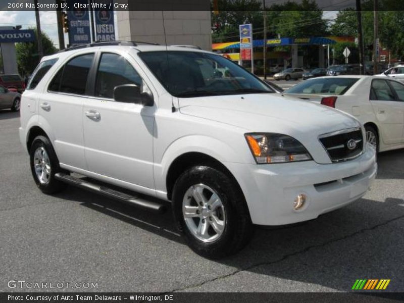 Clear White / Gray 2006 Kia Sorento LX