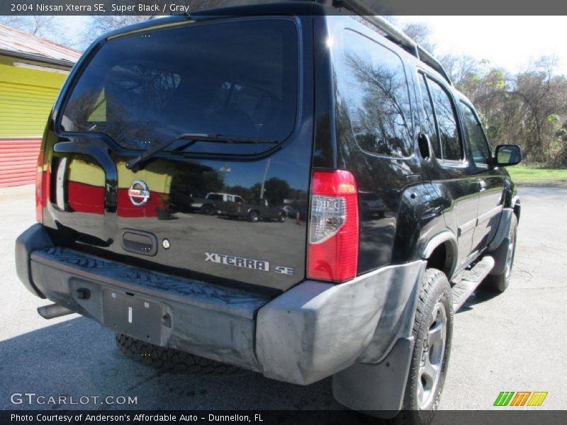 Super Black / Gray 2004 Nissan Xterra SE