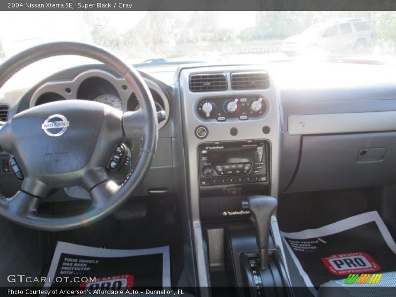 Super Black / Gray 2004 Nissan Xterra SE