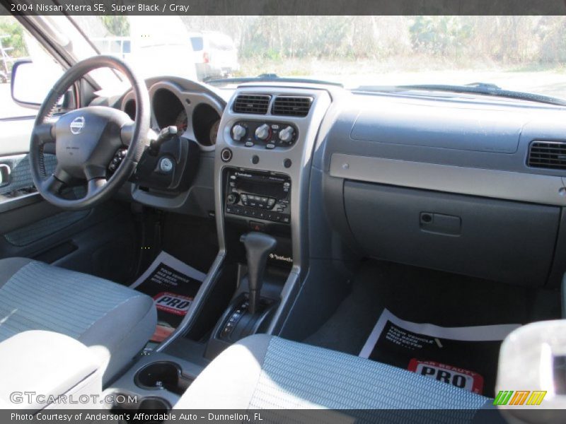 Super Black / Gray 2004 Nissan Xterra SE