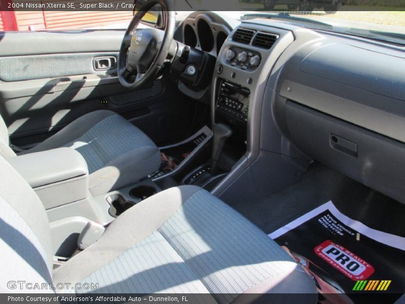 Super Black / Gray 2004 Nissan Xterra SE