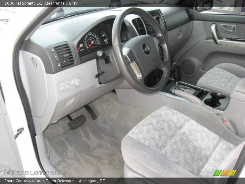 Clear White / Gray 2006 Kia Sorento LX