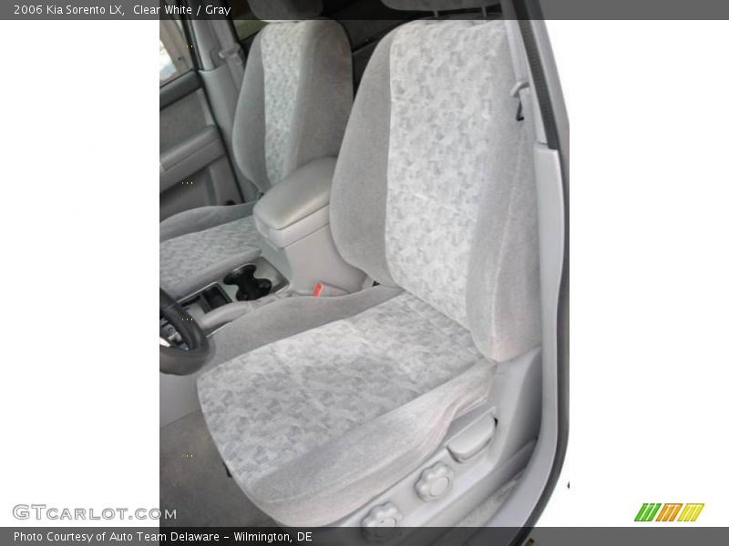 Clear White / Gray 2006 Kia Sorento LX