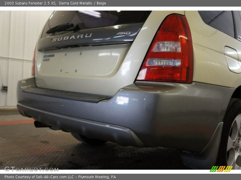 Sierra Gold Metallic / Beige 2003 Subaru Forester 2.5 XS