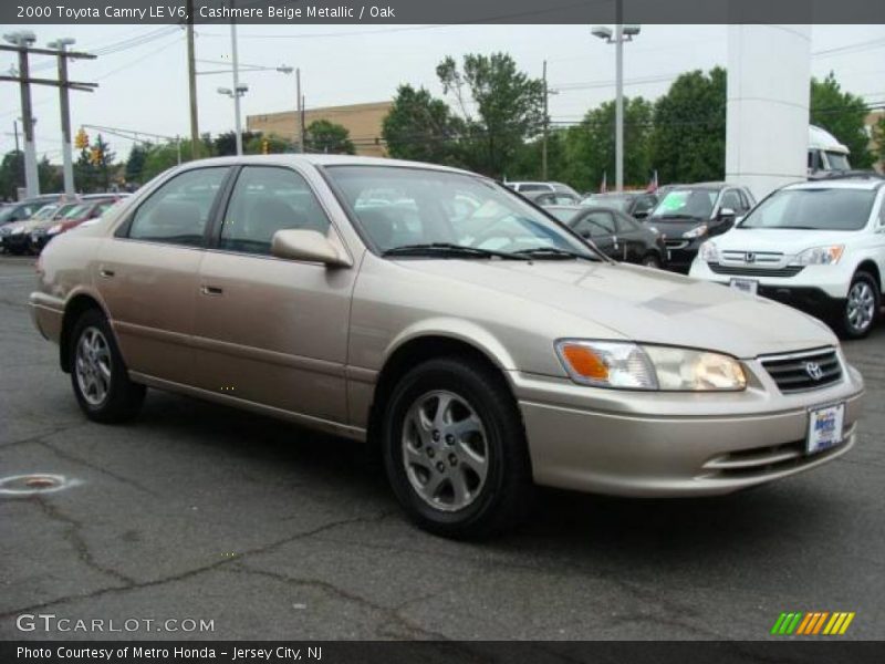 Cashmere Beige Metallic / Oak 2000 Toyota Camry LE V6