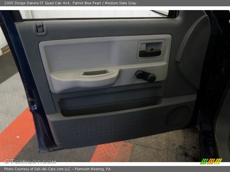 Patriot Blue Pearl / Medium Slate Gray 2005 Dodge Dakota ST Quad Cab 4x4
