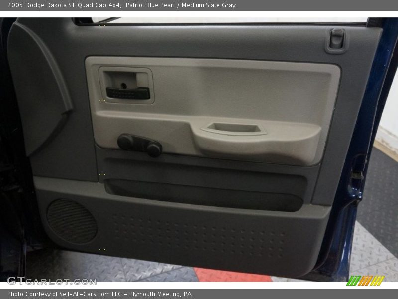 Patriot Blue Pearl / Medium Slate Gray 2005 Dodge Dakota ST Quad Cab 4x4