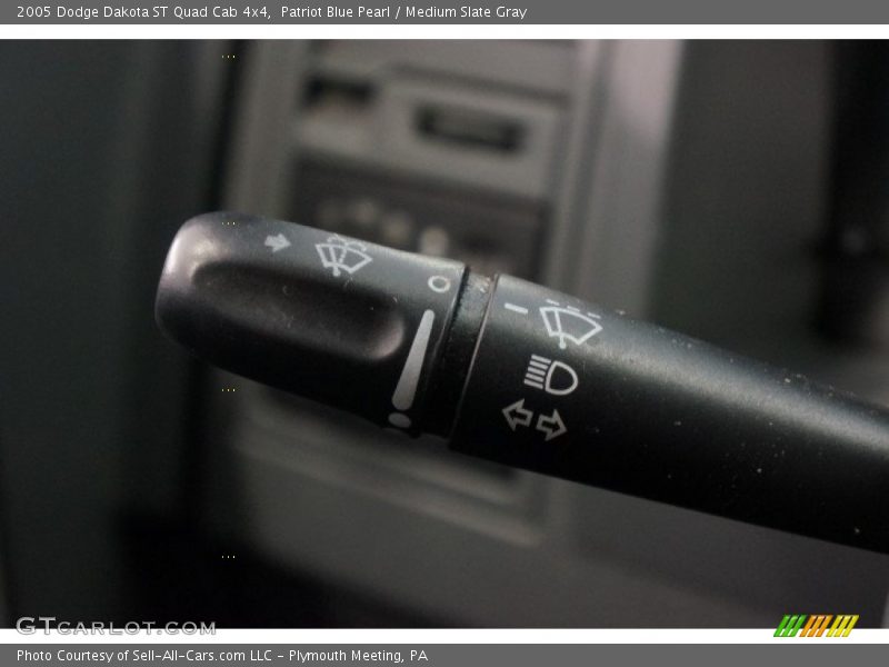 Patriot Blue Pearl / Medium Slate Gray 2005 Dodge Dakota ST Quad Cab 4x4
