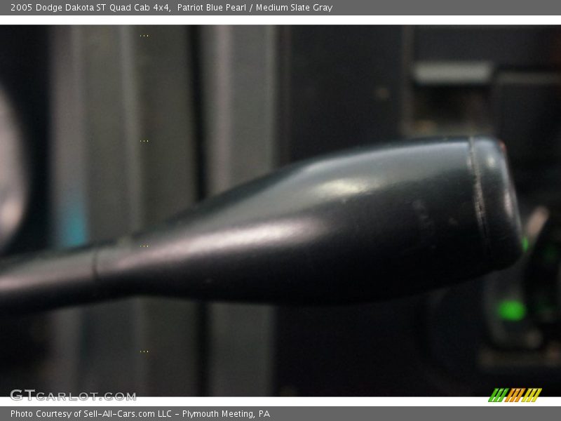 Patriot Blue Pearl / Medium Slate Gray 2005 Dodge Dakota ST Quad Cab 4x4