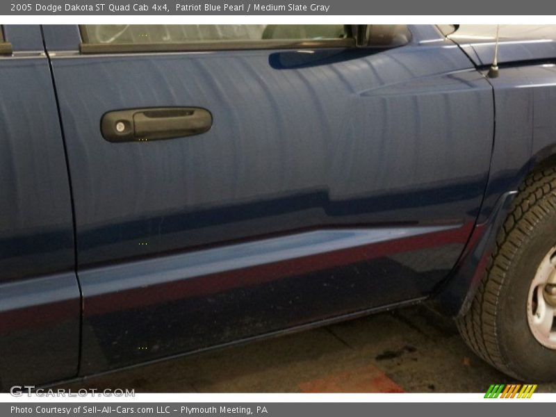 Patriot Blue Pearl / Medium Slate Gray 2005 Dodge Dakota ST Quad Cab 4x4