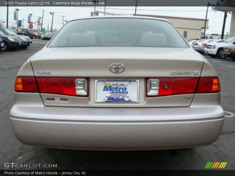 Cashmere Beige Metallic / Oak 2000 Toyota Camry LE V6