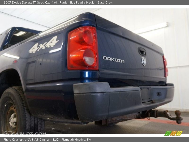 Patriot Blue Pearl / Medium Slate Gray 2005 Dodge Dakota ST Quad Cab 4x4