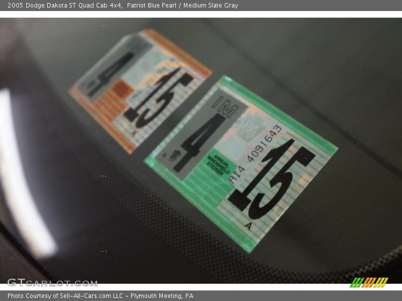 Patriot Blue Pearl / Medium Slate Gray 2005 Dodge Dakota ST Quad Cab 4x4