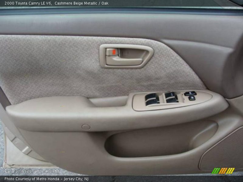 Cashmere Beige Metallic / Oak 2000 Toyota Camry LE V6