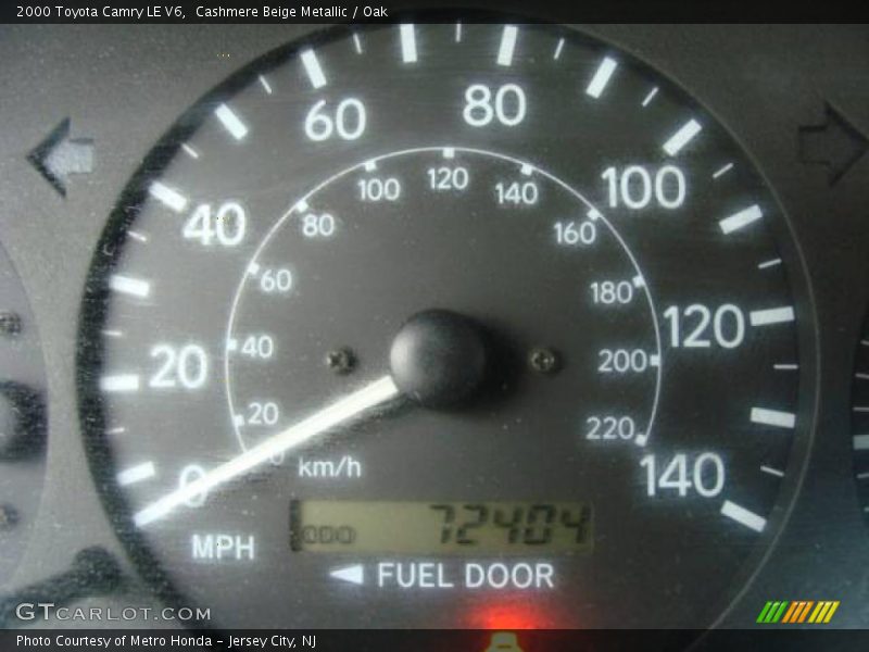 Cashmere Beige Metallic / Oak 2000 Toyota Camry LE V6
