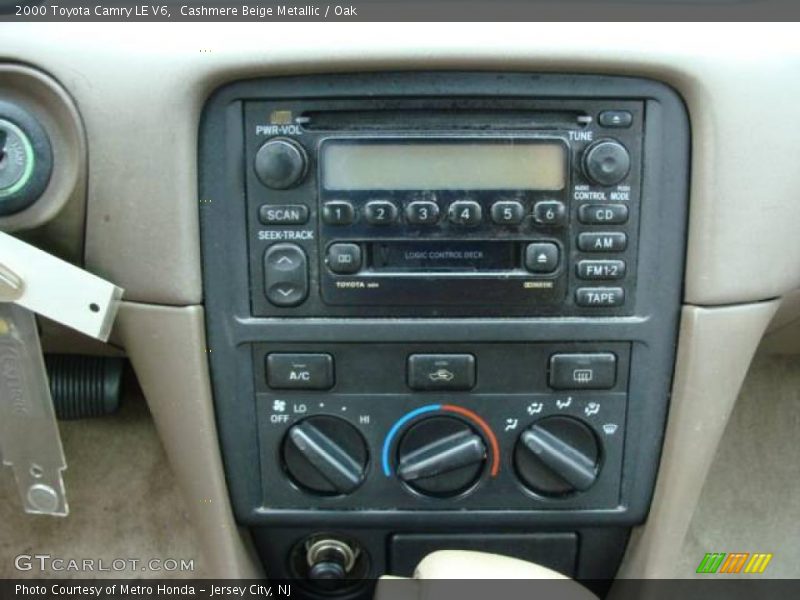 Cashmere Beige Metallic / Oak 2000 Toyota Camry LE V6