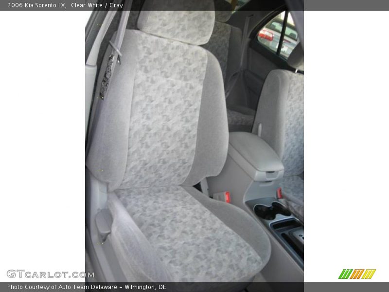 Clear White / Gray 2006 Kia Sorento LX