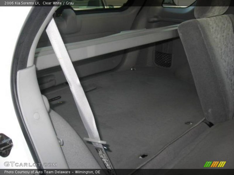 Clear White / Gray 2006 Kia Sorento LX