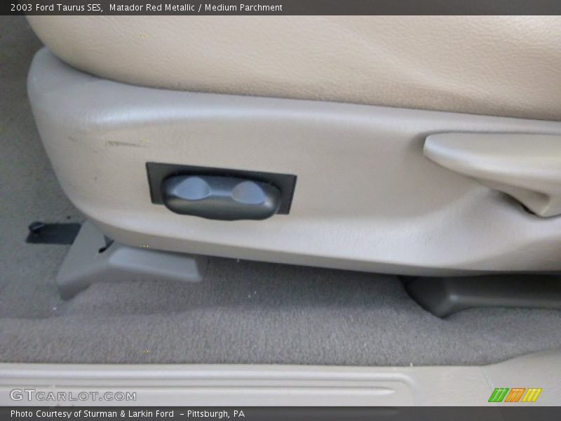 Matador Red Metallic / Medium Parchment 2003 Ford Taurus SES