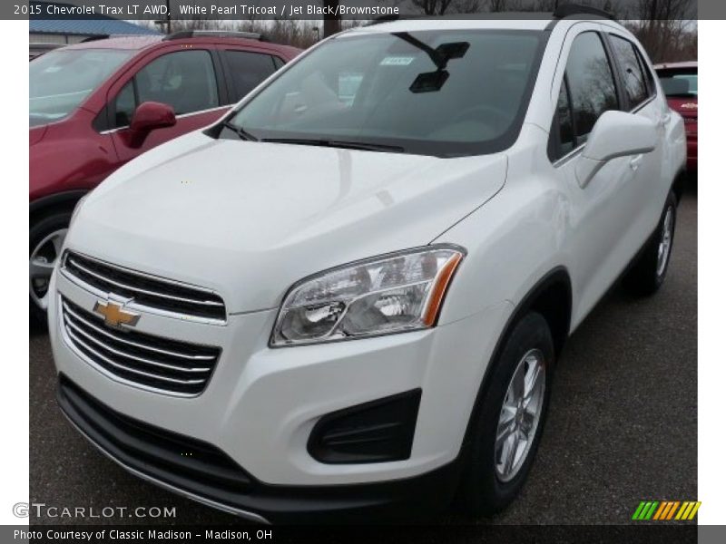 Front 3/4 View of 2015 Trax LT AWD