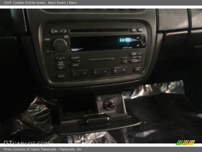 Black Raven / Black 2005 Cadillac DeVille Sedan