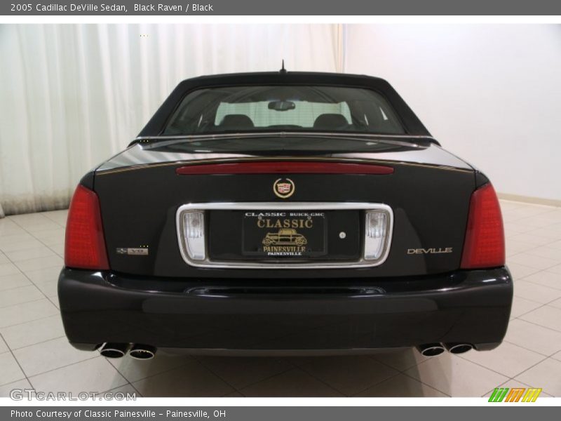 Black Raven / Black 2005 Cadillac DeVille Sedan