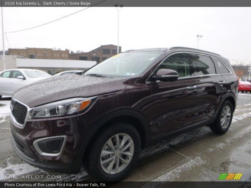 Front 3/4 View of 2016 Sorento L
