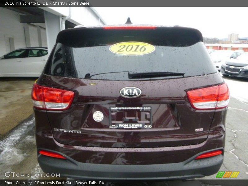 Dark Cherry / Stone Beige 2016 Kia Sorento L