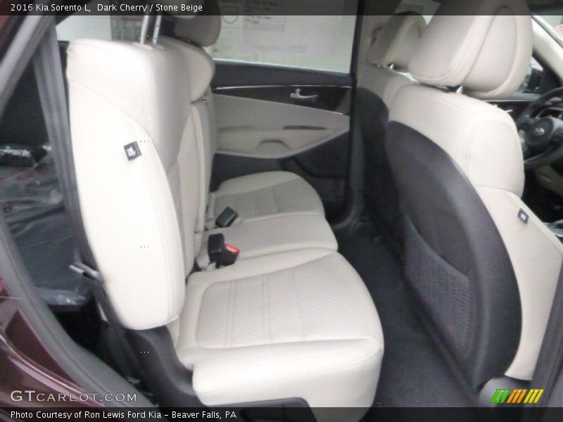 Rear Seat of 2016 Sorento L