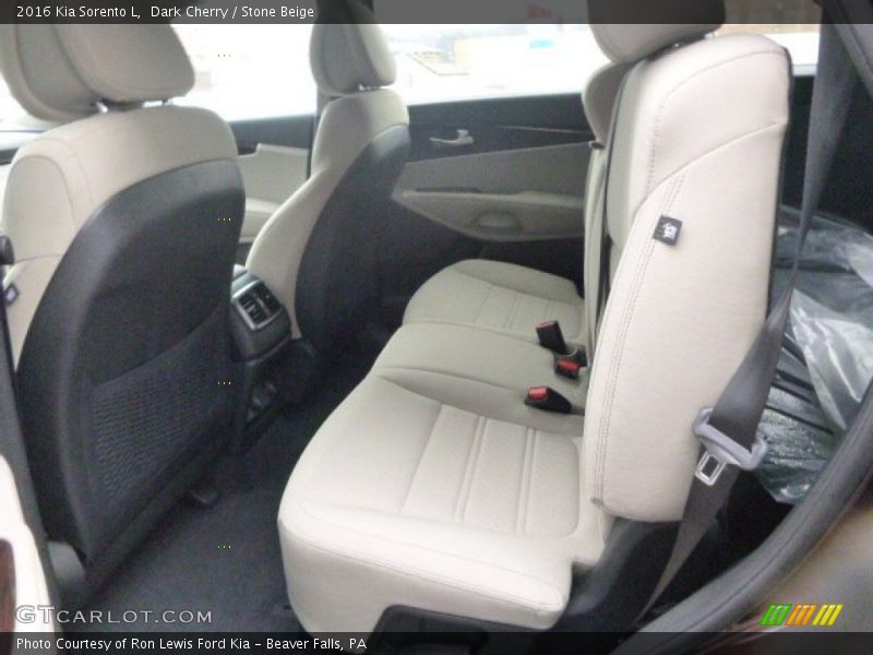Rear Seat of 2016 Sorento L