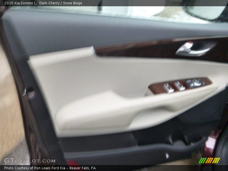 Dark Cherry / Stone Beige 2016 Kia Sorento L