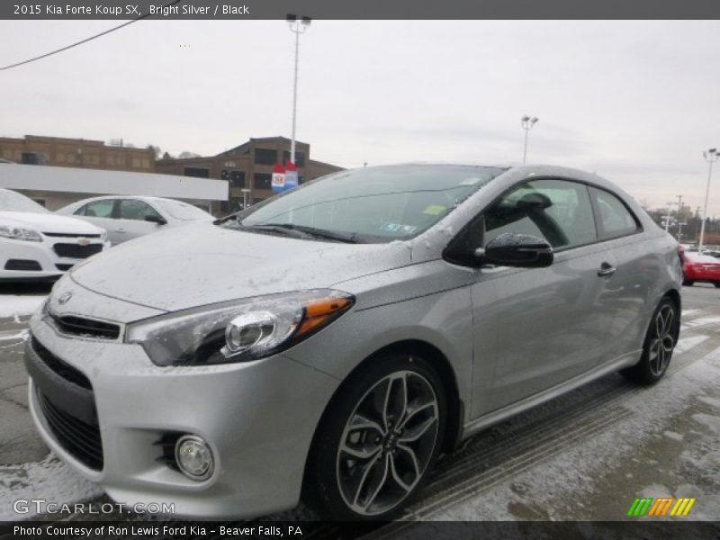 Front 3/4 View of 2015 Forte Koup SX