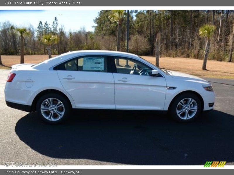 Oxford White / Dune 2015 Ford Taurus SEL