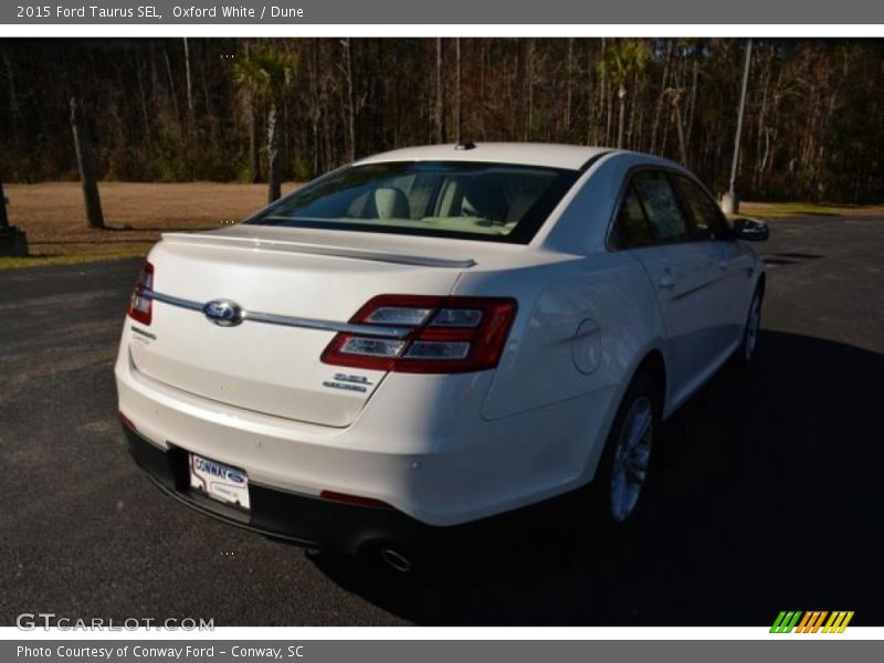 Oxford White / Dune 2015 Ford Taurus SEL