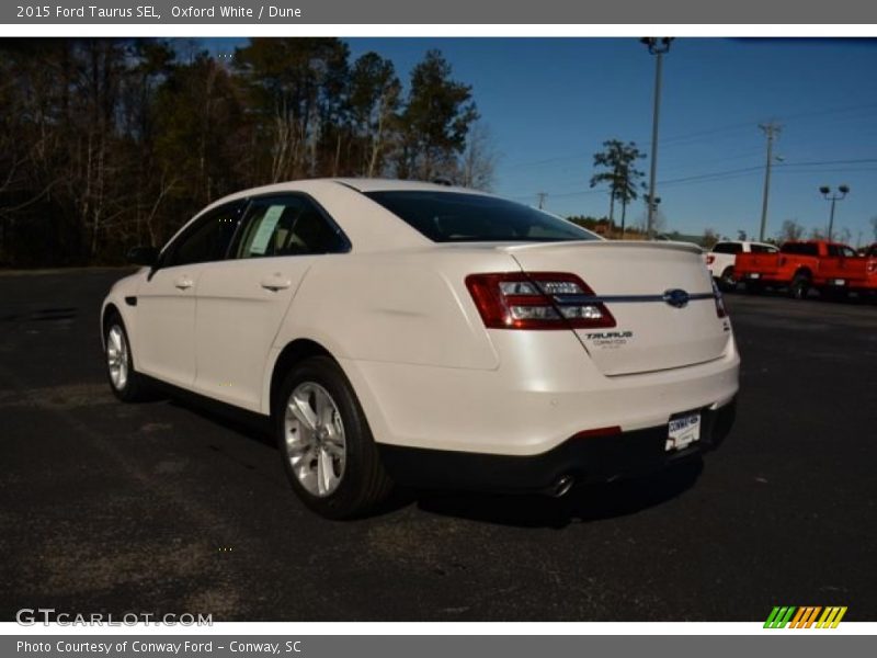 Oxford White / Dune 2015 Ford Taurus SEL