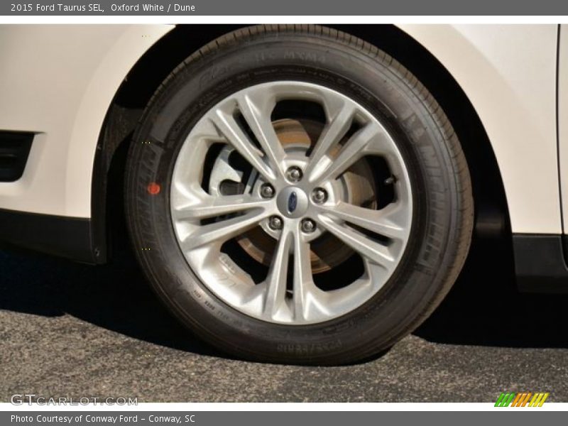 Oxford White / Dune 2015 Ford Taurus SEL