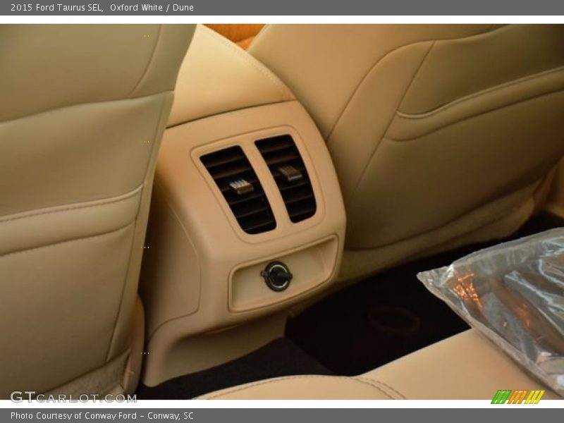 Oxford White / Dune 2015 Ford Taurus SEL