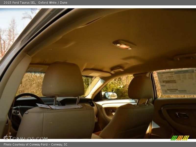 Oxford White / Dune 2015 Ford Taurus SEL