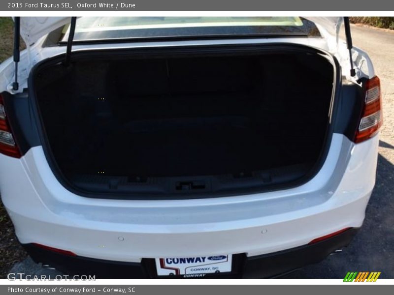 Oxford White / Dune 2015 Ford Taurus SEL