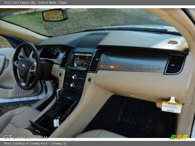 Oxford White / Dune 2015 Ford Taurus SEL