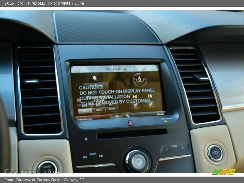 Oxford White / Dune 2015 Ford Taurus SEL