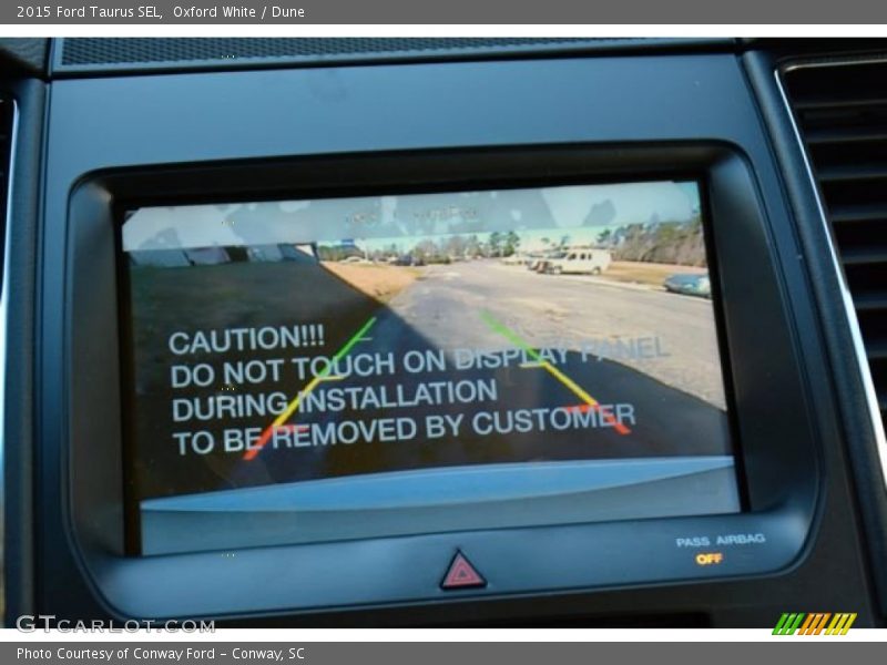 Oxford White / Dune 2015 Ford Taurus SEL