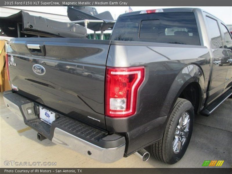 Magnetic Metallic / Medium Earth Gray 2015 Ford F150 XLT SuperCrew