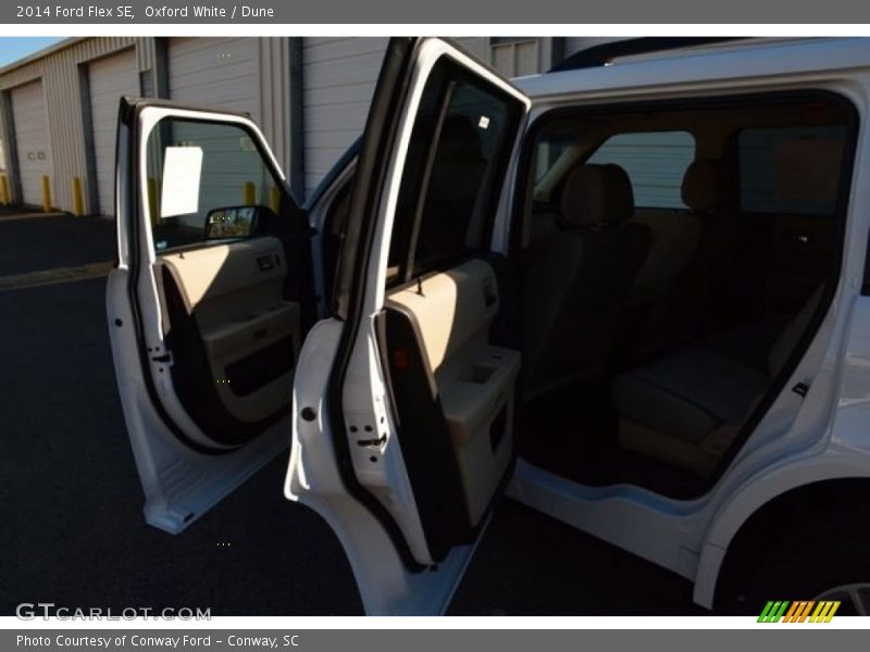 Oxford White / Dune 2014 Ford Flex SE