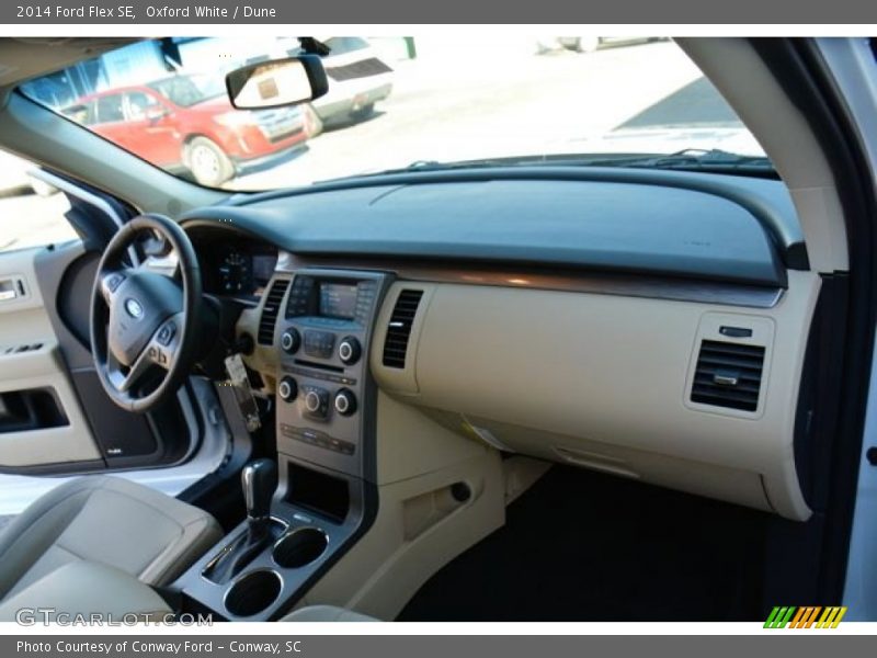 Oxford White / Dune 2014 Ford Flex SE