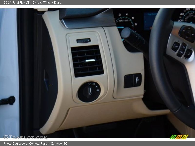 Oxford White / Dune 2014 Ford Flex SE