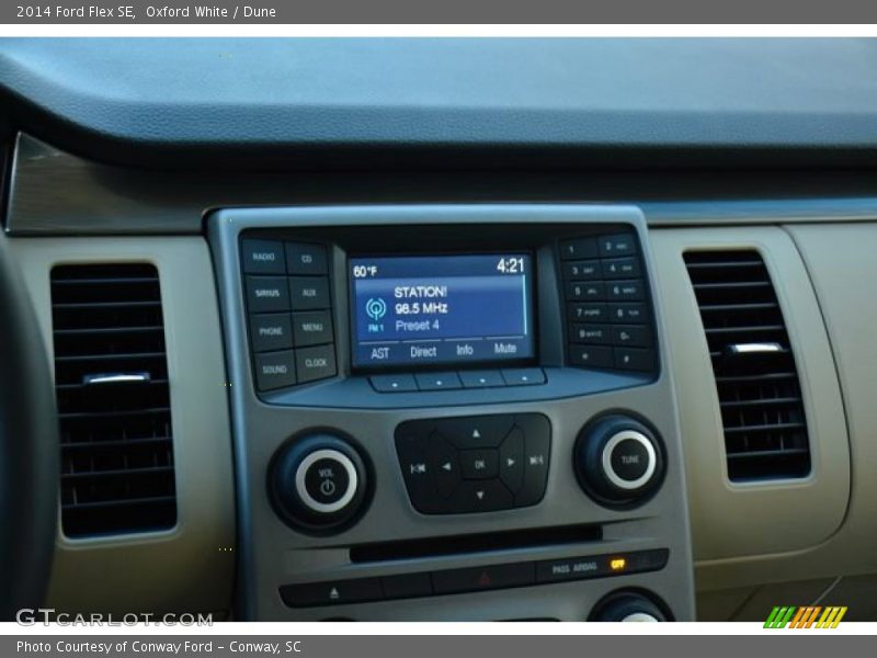 Oxford White / Dune 2014 Ford Flex SE