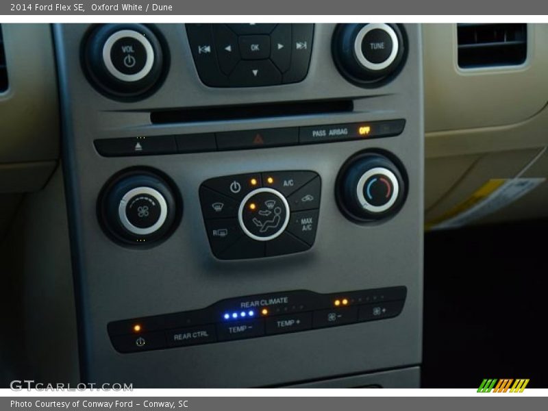 Oxford White / Dune 2014 Ford Flex SE